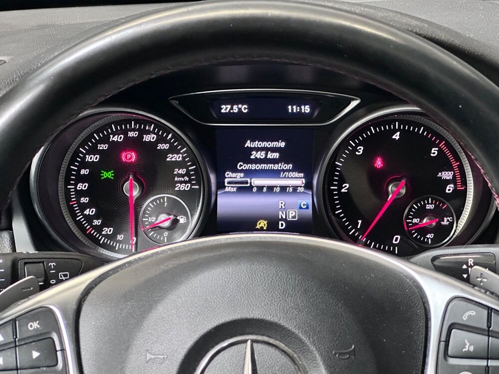 Classe CLA SHOOTING BRAKE 200d 136ch AMG LINE 2018 occasion 37100 Tours