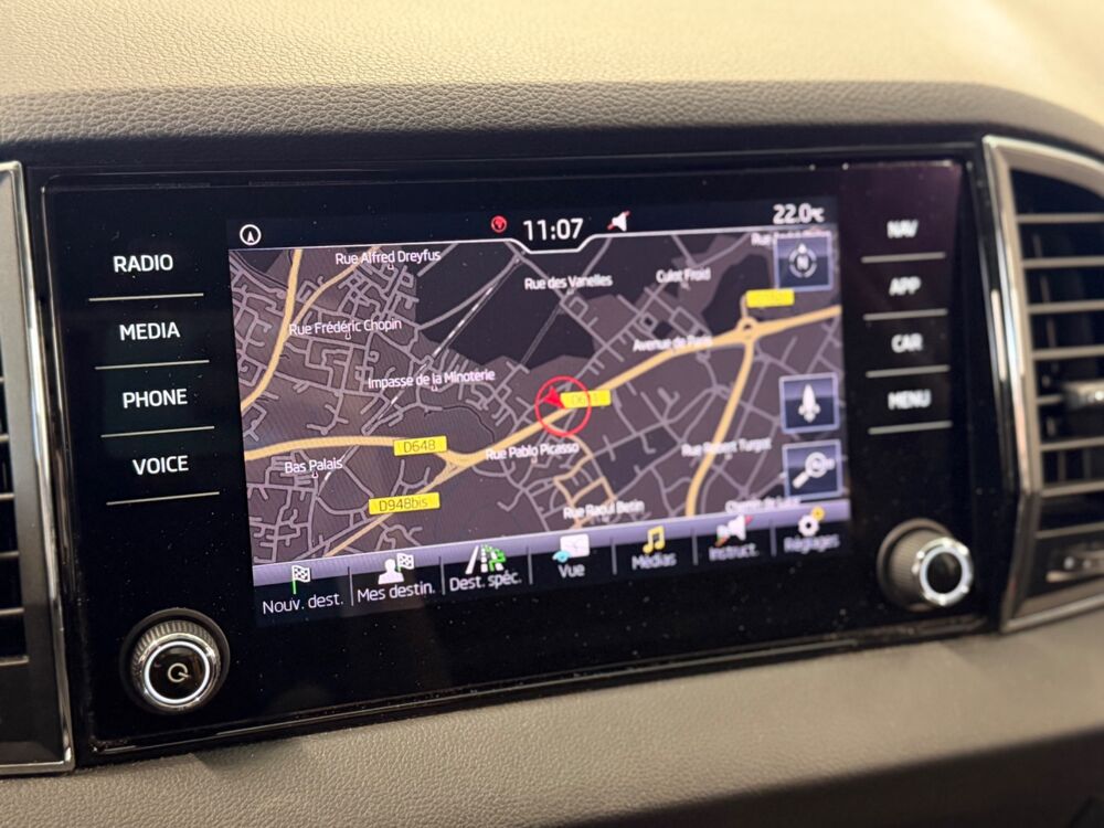 Karoq 1.6 TDI 116 Ch AMBITION - ATTELAGE ELECTRIQUE - 4X2 DSG7 2019 occasion 79000 Niort