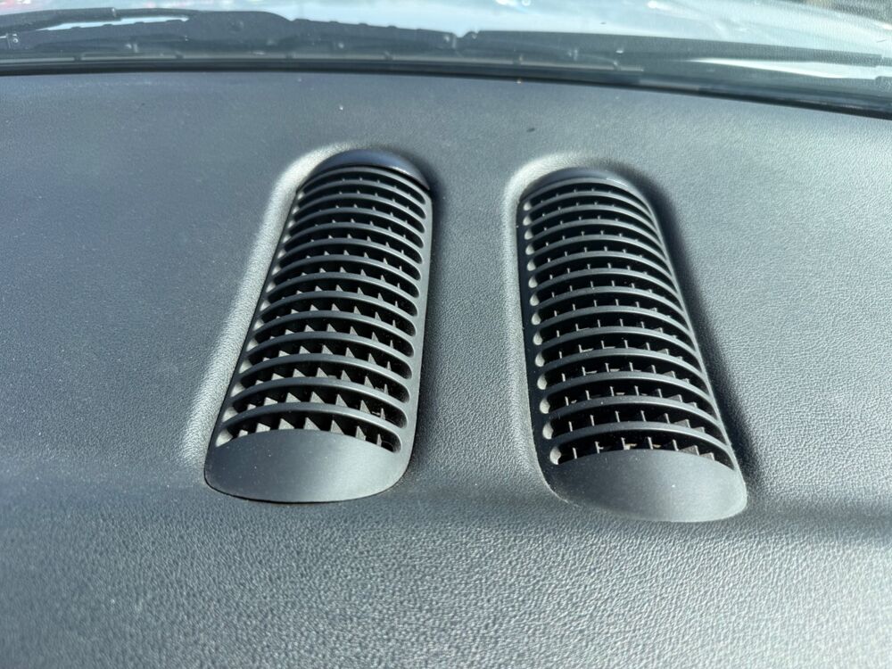 TT COUPE 1.8 T 180 CH - INTERIEUR CUIR - RADIO - VERROUILLAGE C 1999 occasion 27000 &Eacute;vreux