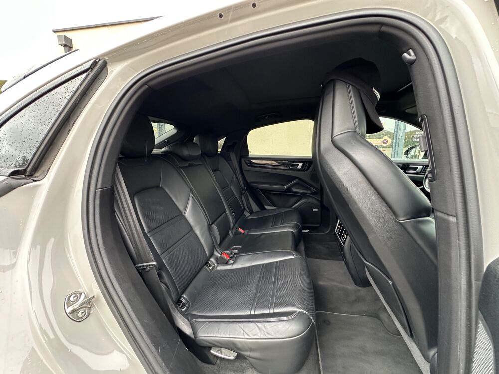 Cayenne COUPE 3.0 E-HYBRID 462H 340ch PHEV 14.1KWH PLATINUM EDITION 2021 occasion 69420 Ampuis
