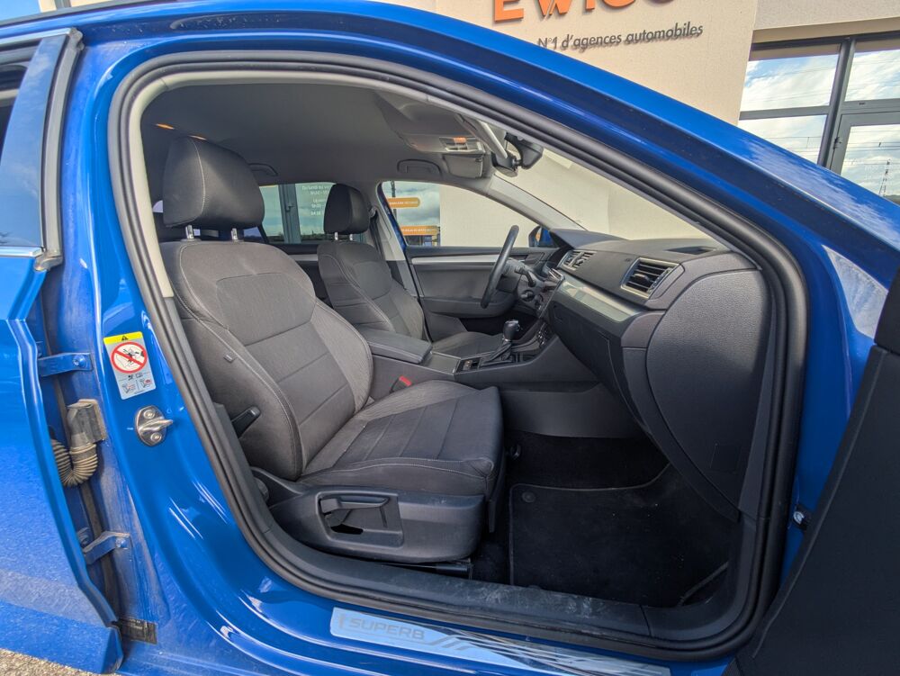 Superb COMBI 1.5 TSI 150ch ACT BUSINESS / Entretiens complet Skoda 2018 occasion 69420 Ampuis