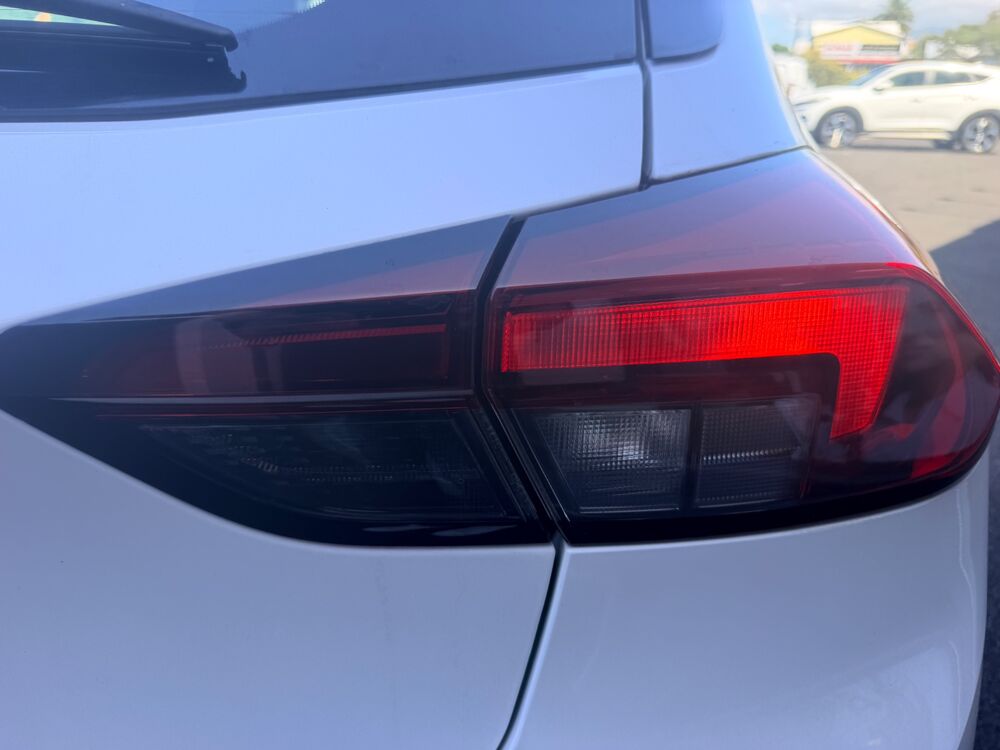 Corsa 1.2 T 75 CH MID-LIFE EDITION + CAMERA DE RECUL + CARPLAY 2024 occasion 97410 Saint-Pierre