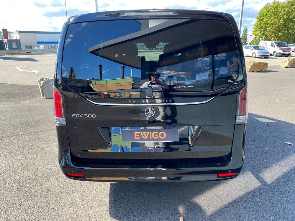 EQV TVA R&eacute;cup&eacute;rable 58 325 € HT - 300 ELECTRIC 204CH 95PPM 90KW 2024 occasion 26000 Valence