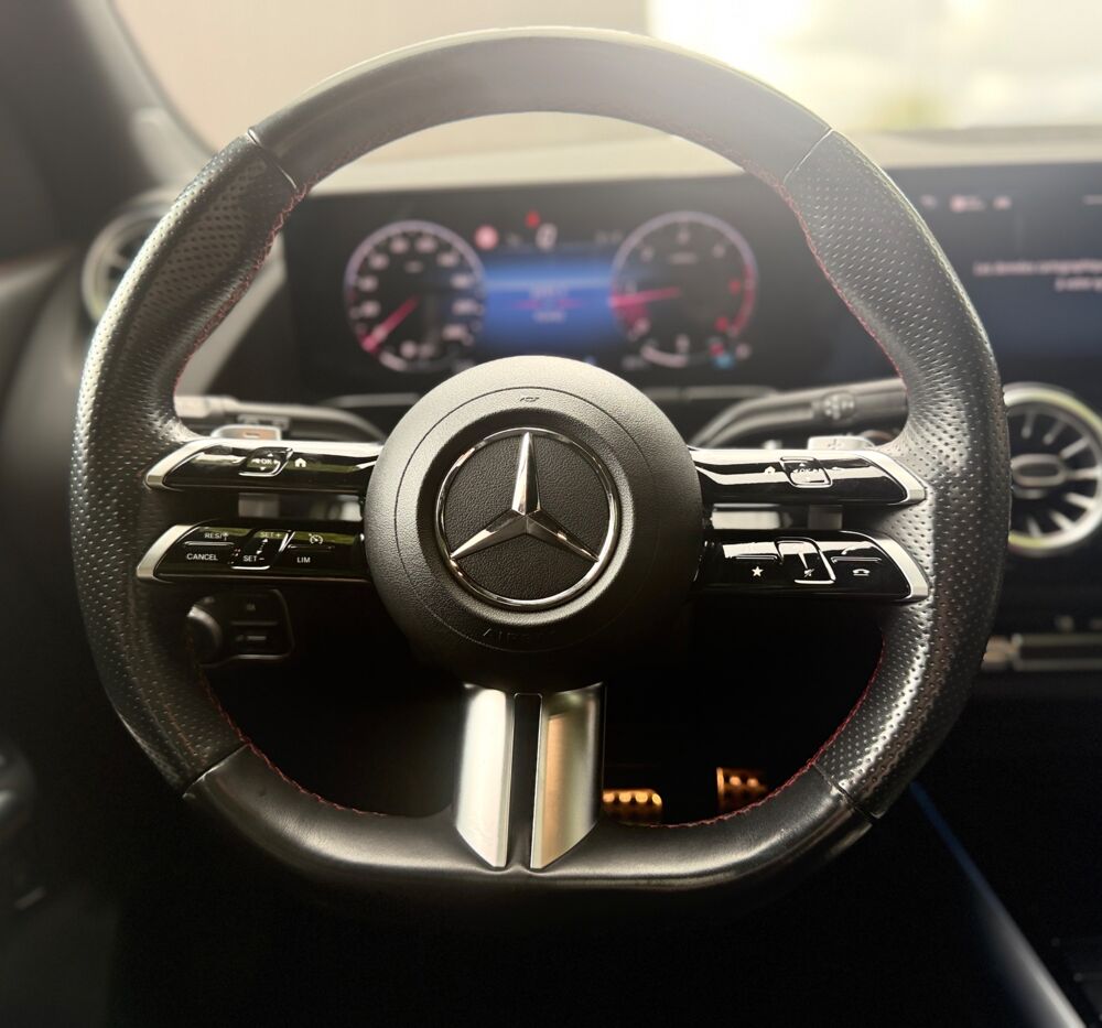Classe GLA 2.0 200 D 150CH AMG LINE EDITION-1 8G-DCT BVA-TOIT OUVRANT- 2023 occasion 76150 Saint-Jean-du-Cardonnay