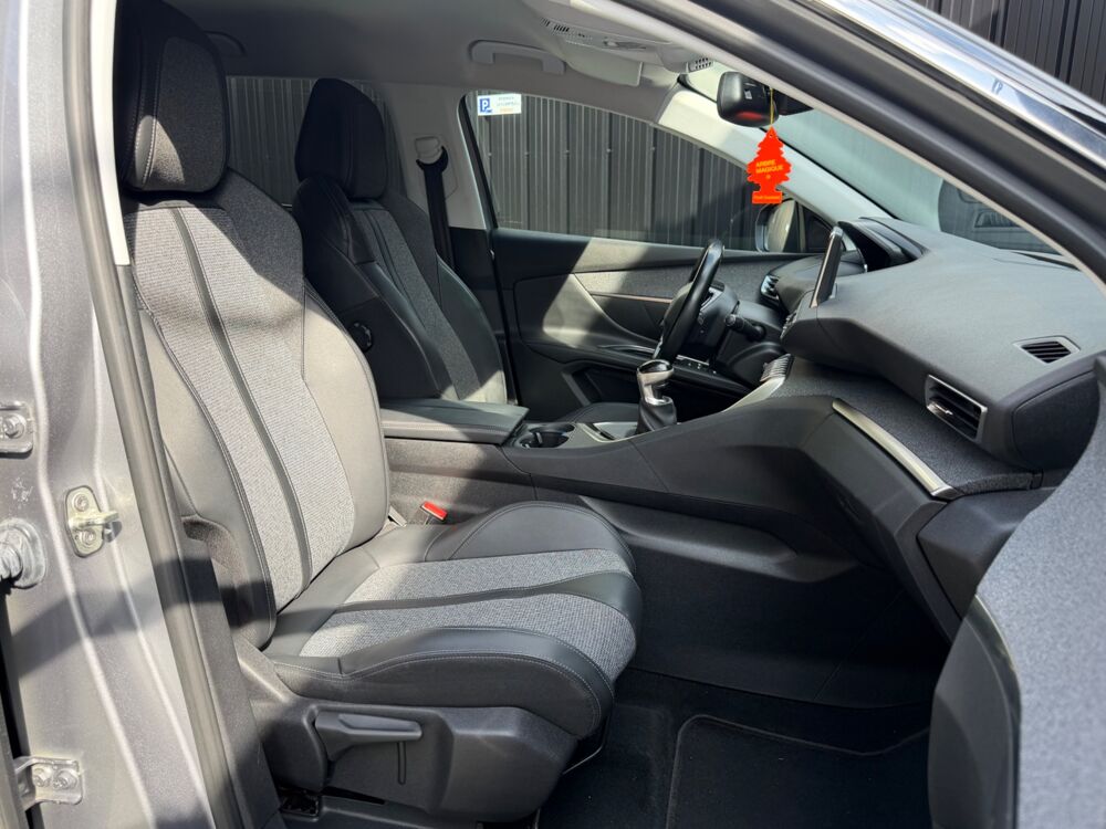 5008 GENERATION-II 1.2 130 CH ALLURE 7P / CARPLAY - CAM DE RECUL 2019 occasion 24750 Tr&eacute;lissac
