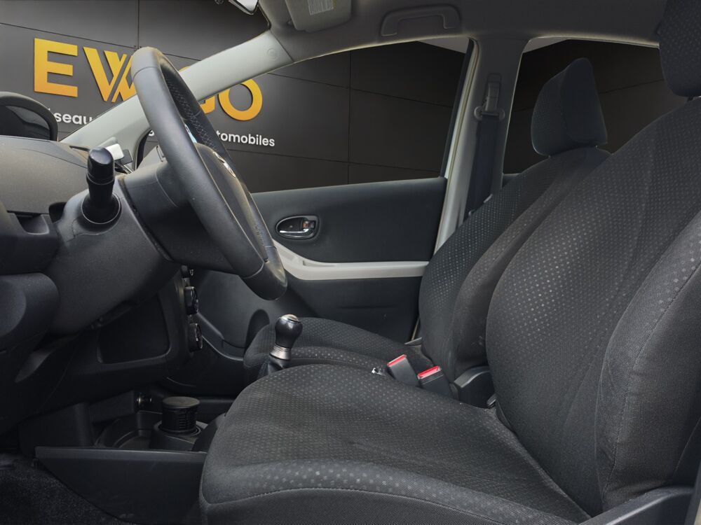Yaris 1.0 VVTI 70 - Garantie 6 mois - 4 pneu hiver 2011 occasion 68000 Colmar