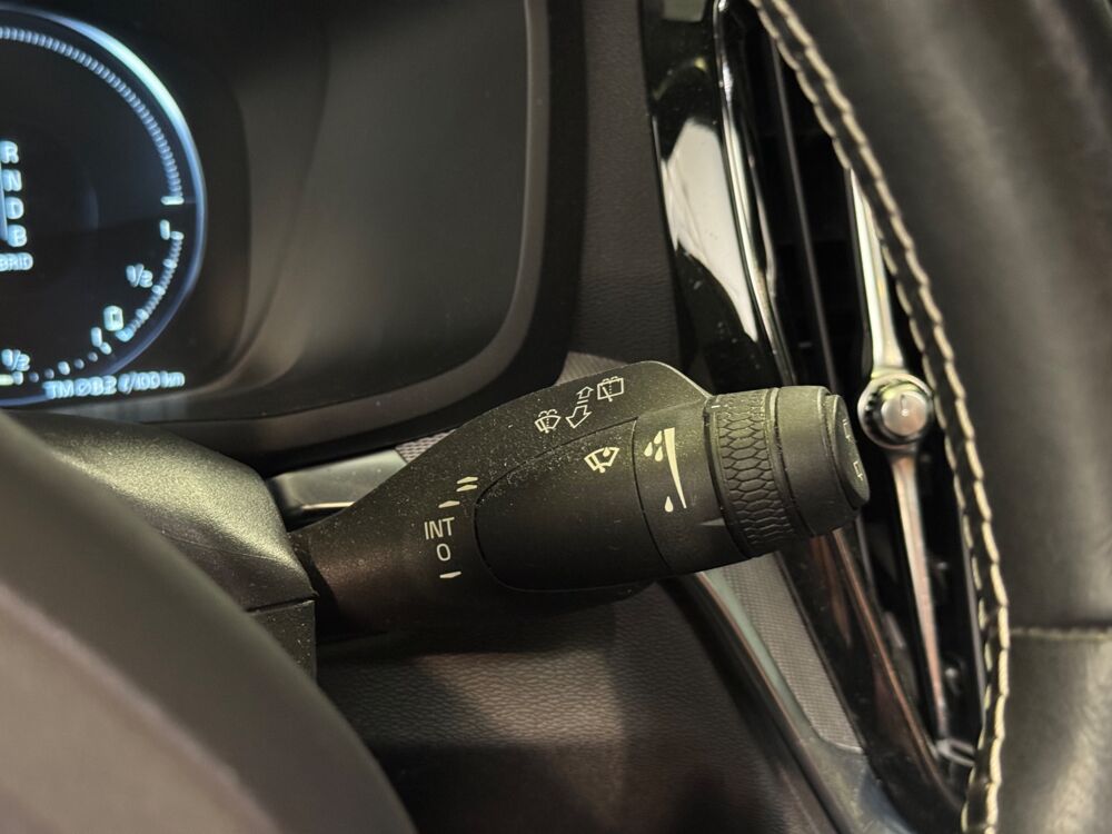 V60 2.0 T8 390ch TWIN-ENGINE PHEV HYBRID R-DESIGN AWD GEARTRONIC 2019 occasion 78125 Gazeran