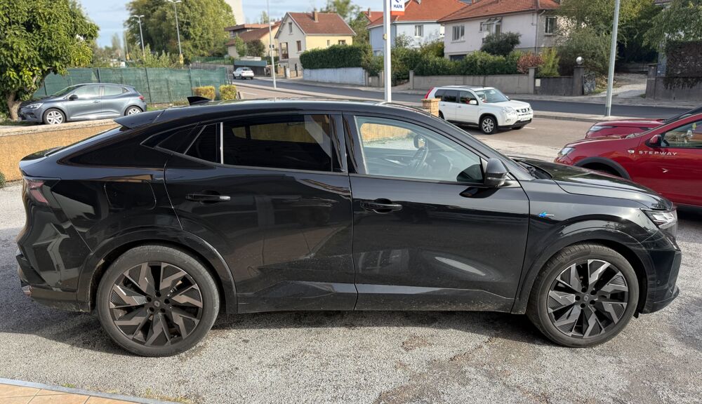 Rafale 1.2 E-TECH 200 CH 130 HYBRID FULL-HYBRID 2KWH ESPRIT ALPINE 2024 occasion 25000 Besan&ccedil;on