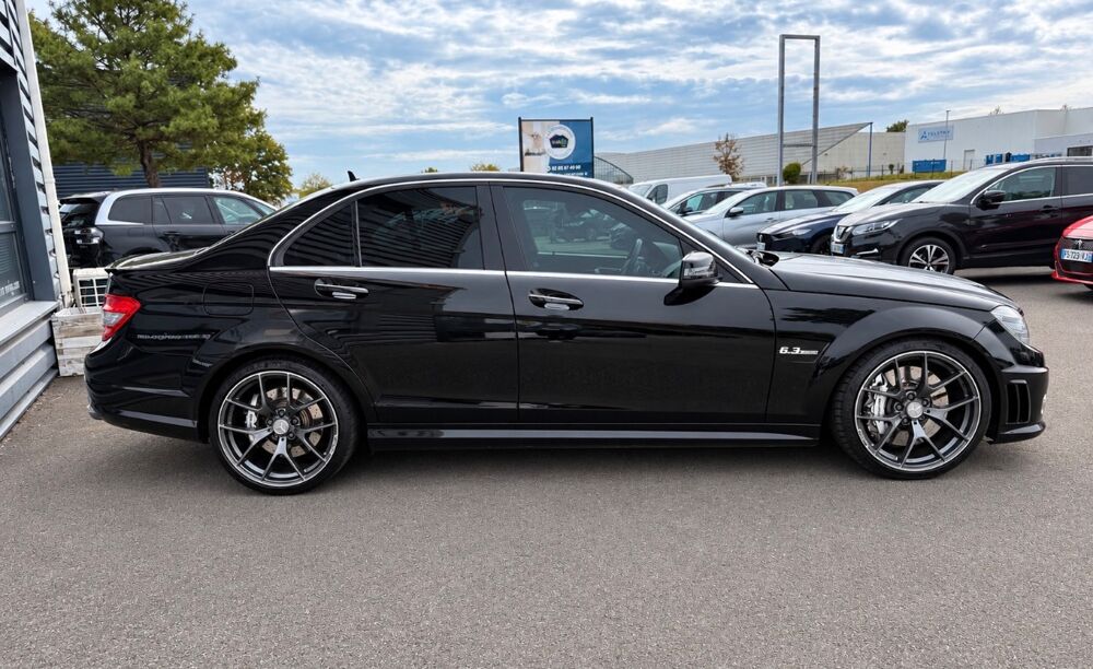 Classe C C63 AMG W204 457ch - Pack Performance - Carbone - Toit ouvra 2009 occasion 44220 Cou&euml;ron