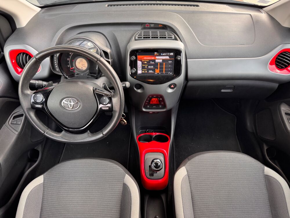 Aygo 1.0 VVTI 70 X-Play X-Shift / CAMERA DE RECUL / CARPLAY / CLI 2021 occasion 26000 Valence