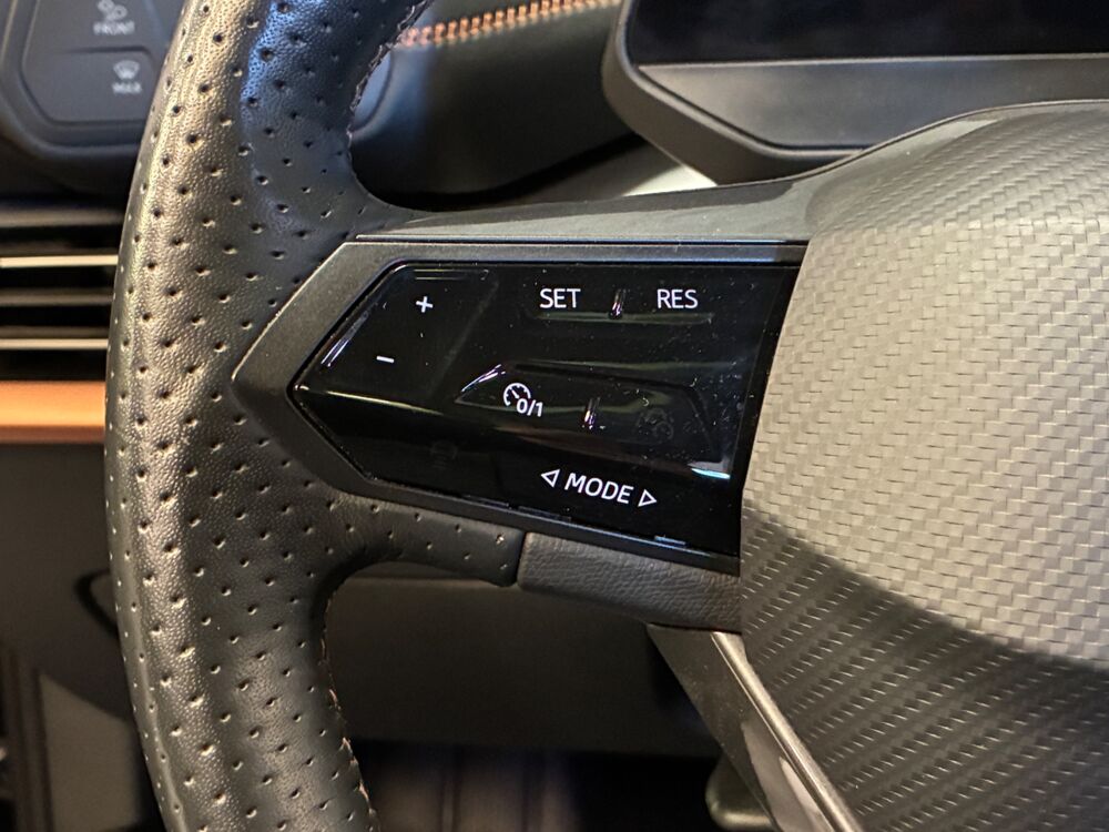 Born V 204CH L 58 KWH V - TOIT PANORAMIQUE FERME - JANTE BLIZZARD 2023 occasion 69400 Arnas