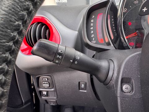 Aygo 1.0 VVTI 70 X-Play X-Shift / CAMERA DE RECUL / CARPLAY / CLI 2021 occasion 26000 Valence