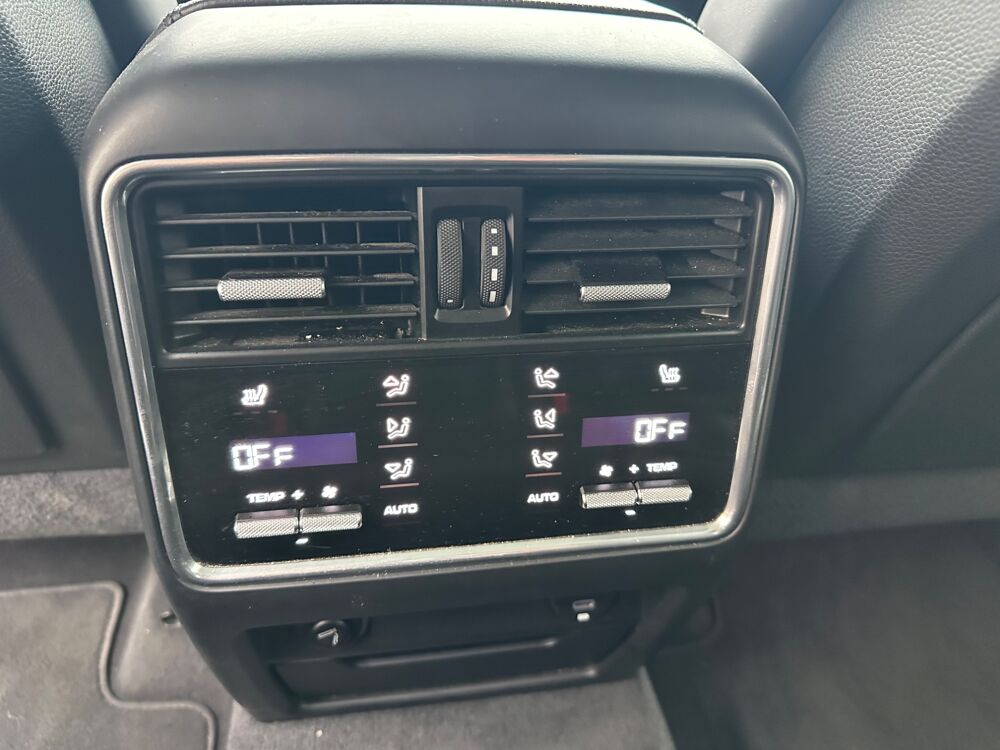 Cayenne COUPE 3.0 E-HYBRID 462H 340ch PHEV 14.1KWH PLATINUM EDITION 2021 occasion 69420 Ampuis
