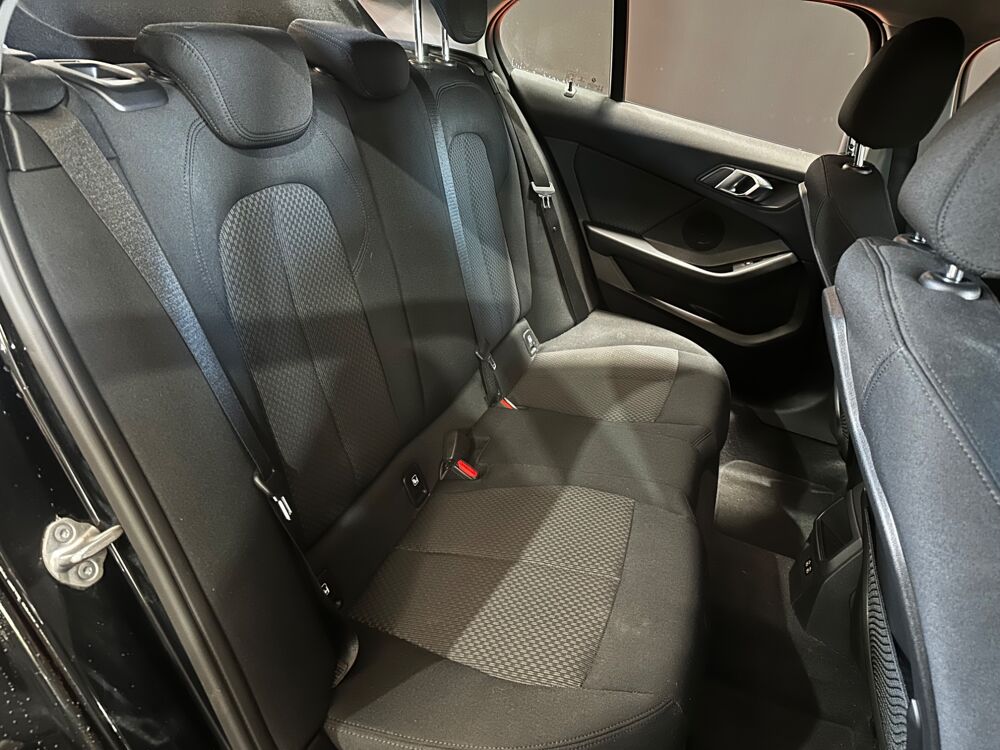 S&eacute;rie 1 1.5 D 116D 116 CH BVA / CARPLAY / RADARS AV & AR / PHARES LE 2021 occasion 29000 Quimper