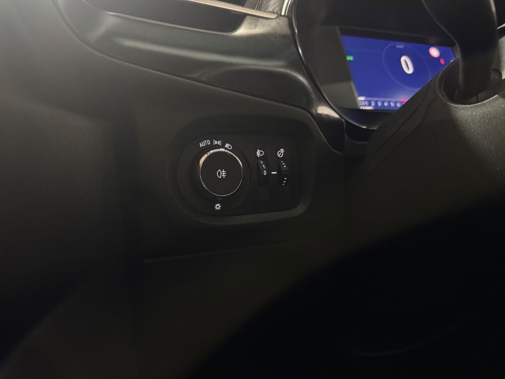 Corsa 1.2 T 100 CH ELEGANCE / CAM&Eacute;RA 360 / CARPLAY 2021 occasion 29000 Quimper