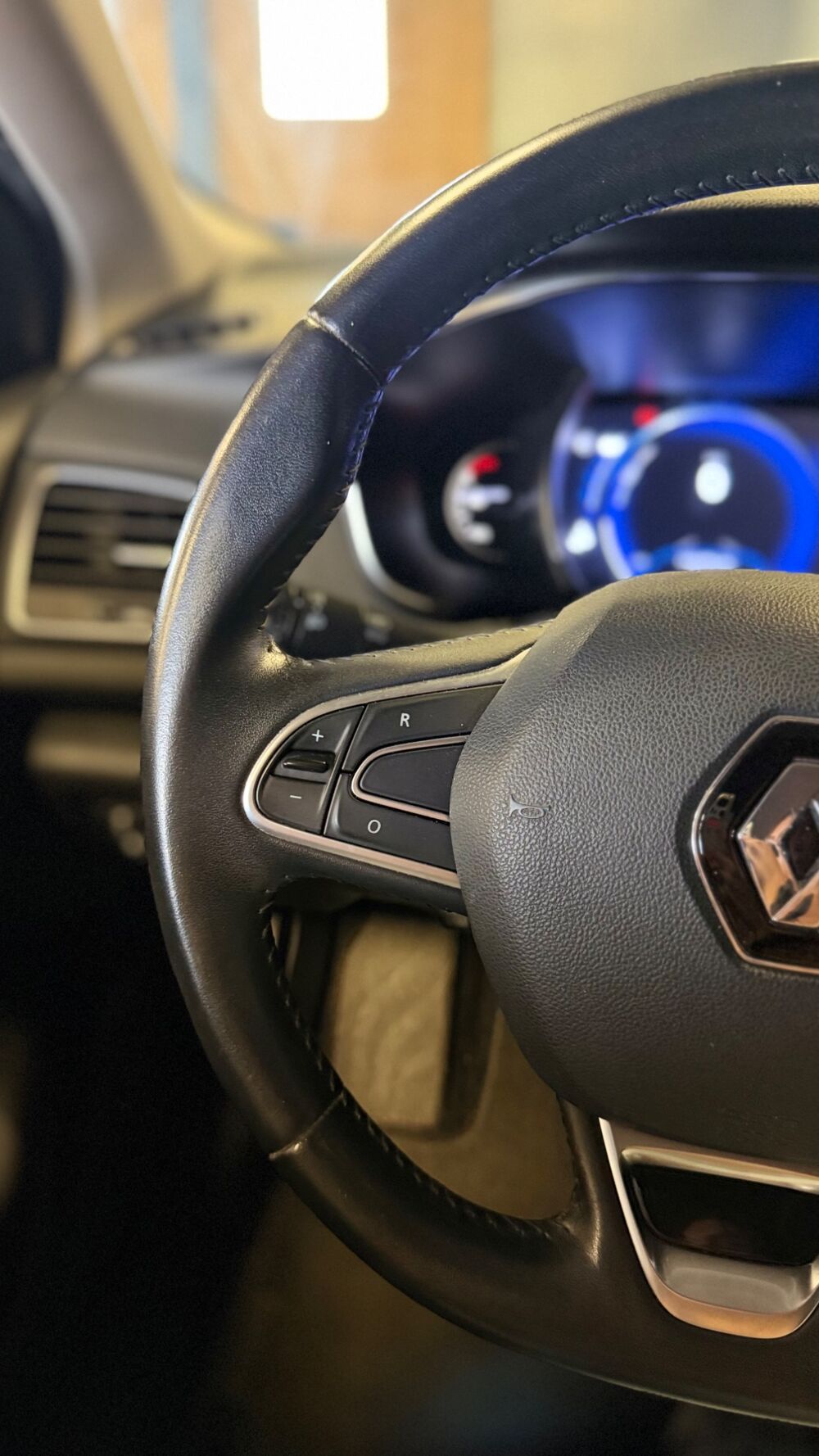 M&eacute;gane 1.5 BLUEDCI 115 BUSINESS BVA//START&STOP//RADAR AV-AR //BLUE 2019 occasion 44300 Nantes