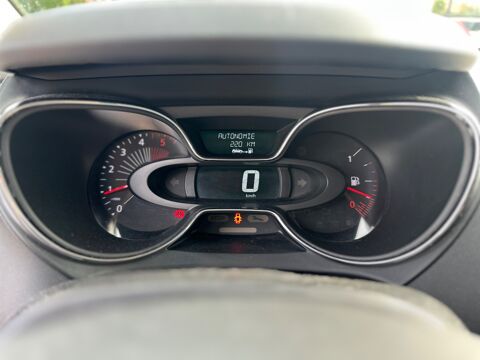 Captur 1.5 DCI 110 ENERGY INTENS START-STOP 2016 occasion 25000 Besan&ccedil;on