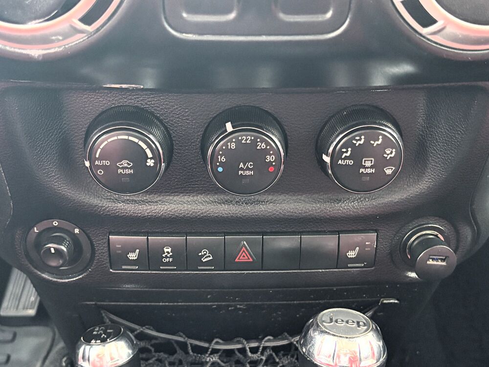 Wrangler 3.6 V6 285 ch RUBICON AWD ETHANOL ET PEDALBOX 2014 occasion 64320 Idron