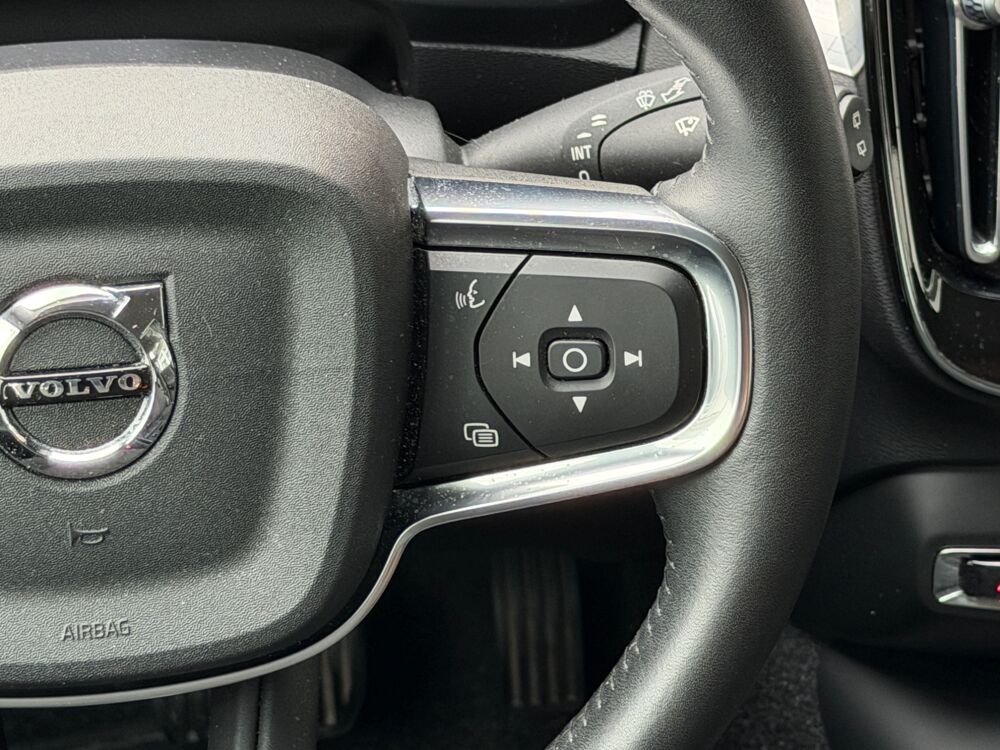 XC40 1.5 T2 129 ch BUSINESS GEARTRONIC 8 2WD 2021 occasion 64320 Idron