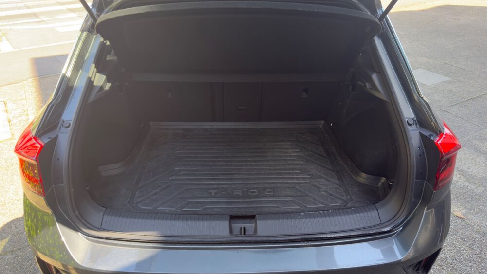 T-ROC 1.5 TSI 150 EVO R-LINE DSG BVA - TOIT OUVRANT - ENTRETIEN CO 2023 occasion 69150 D&eacute;cines-Charpieu