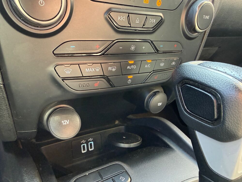 Ranger DOUBLE CABINE 2.0 ECOBLUE 215 CH RAPTOR 4X4 BVA10 DISTRIBUTI 2019 occasion 25000 Besan&ccedil;on