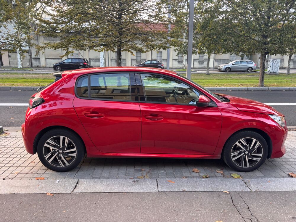 208 1.2 100 ALLURE COURROIE PEUGEOt 2020 occasion 33100 Bordeaux
