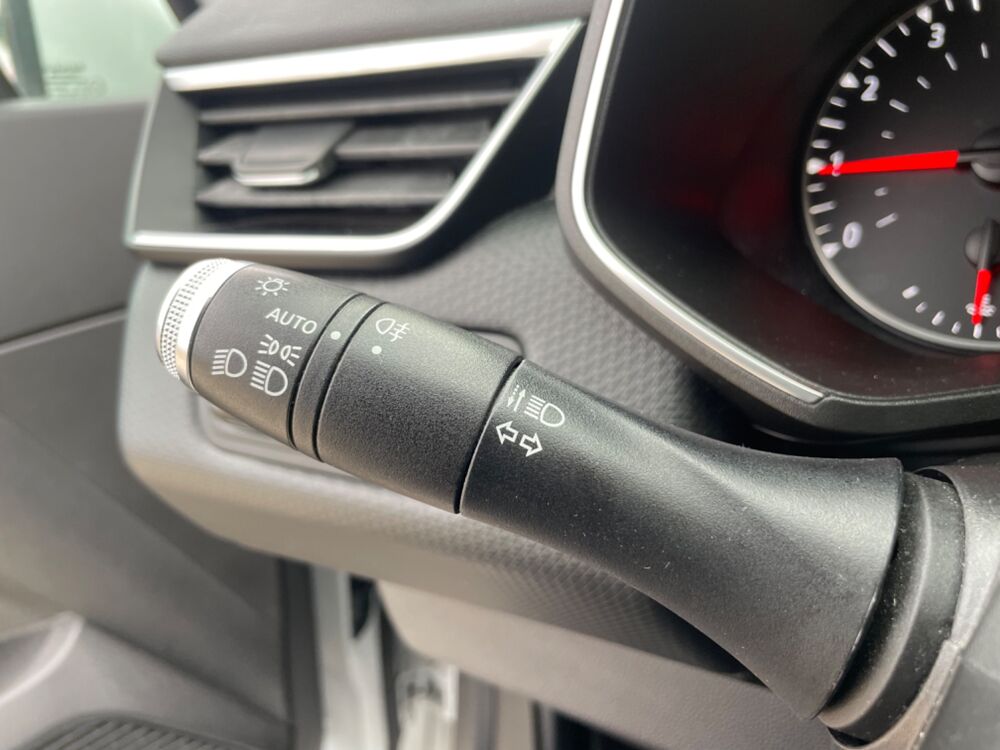 Clio V 1.0 75CH BUSINESS - CARPLAY - CLIMATISATION - RADAR DE REC 2020 occasion 27000 &Eacute;vreux
