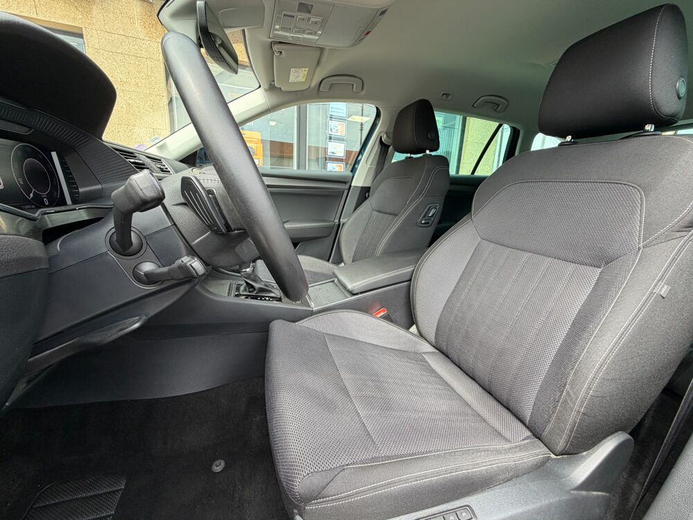 Superb COMBI 1.4 TSI IV 218CH PHEV STYLE DSG BVA 2021 occasion 13700 Marignane