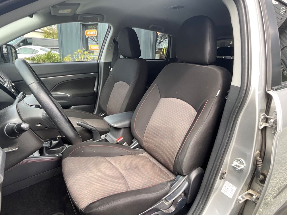 Asx 1.6 DID 115CH BLACK COLLECTION / CARPLAY / NAVIGATION / ATTE 2018 occasion 17000 La Rochelle