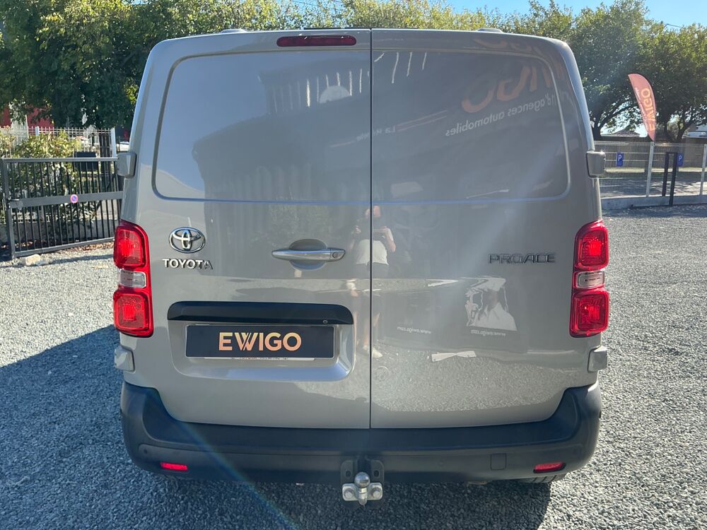 Proace 2.0 D4D 177 CH L2 DYNAMIC BVA CABINE APPROFONDIE / ATTELAGE 2019 occasion 17000 La Rochelle