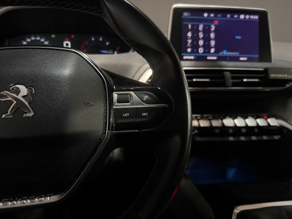 3008 GENERATION-II 1.6 120 CH ALLURE / CAMERA 360 / CARPLAY / COU 2017 occasion 29000 Quimper