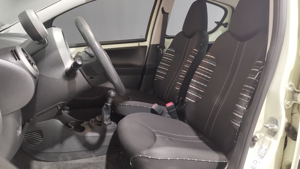 C1 1.0i 70CH CONFORT / IDEAL JEUNE PERMIS / 5 PORTES / BVM5 2012 occasion 17430 Tonnay-Charente