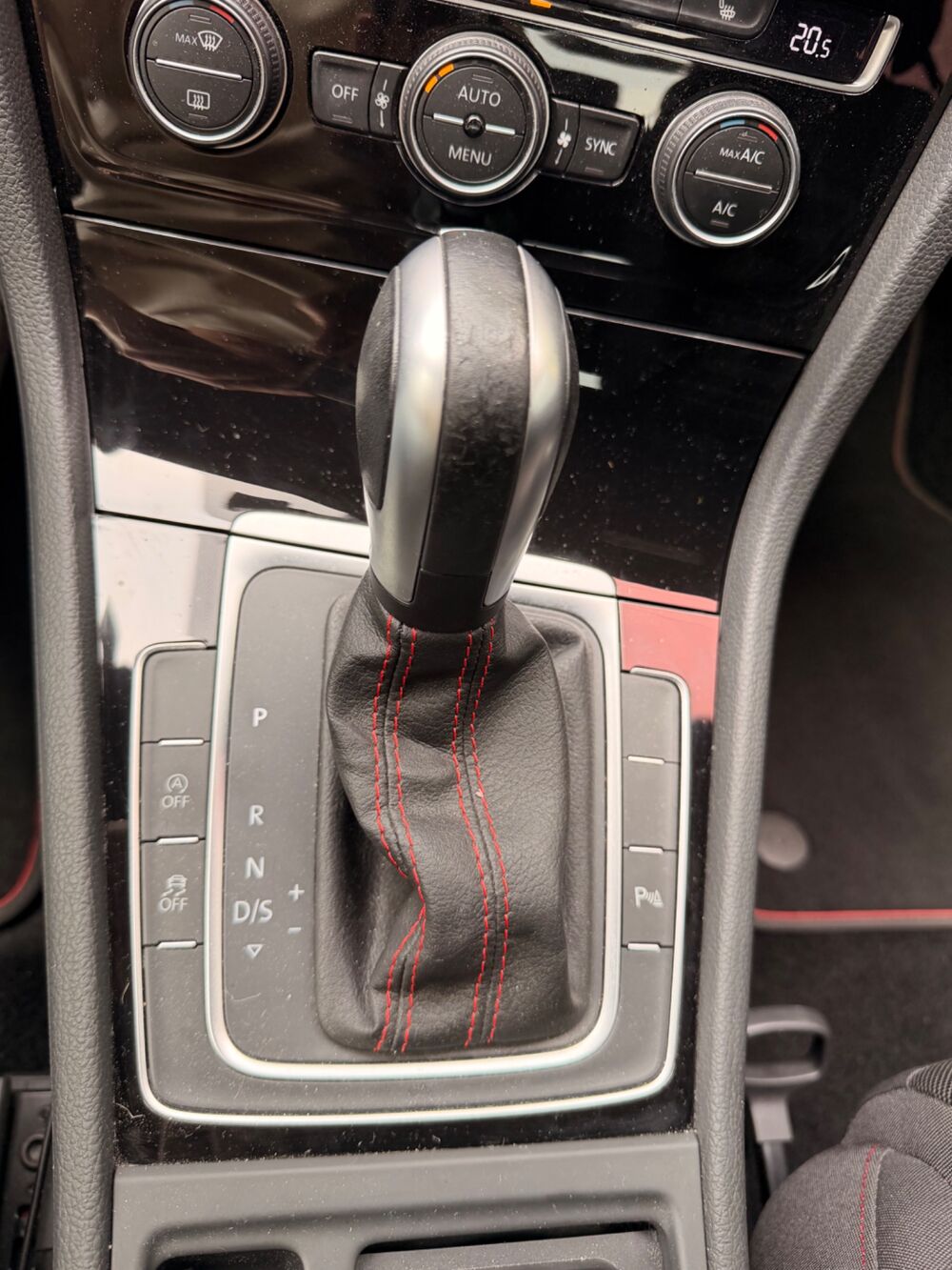 Golf 7.5 2.0 TSI 245Ch GTI DSG BVA - CARPLAY - DIGITAL COCKPIT - 2019 occasion 76150 Saint-Jean-du-Cardonnay