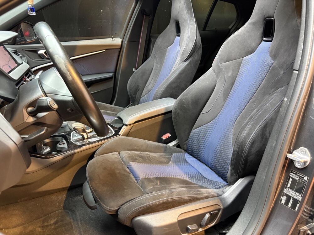 S&eacute;rie 1 1.5 118I 140CH M-SPORT // TOIT OUVRANT // HARMAN KARDON // C 2019 occasion 33320 Eysines
