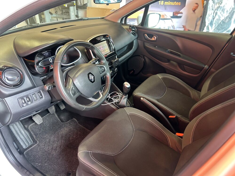 Clio 1.5 DCI 90 CH BUSINESS / DISTRI FAITE 2017 occasion 47000 Agen