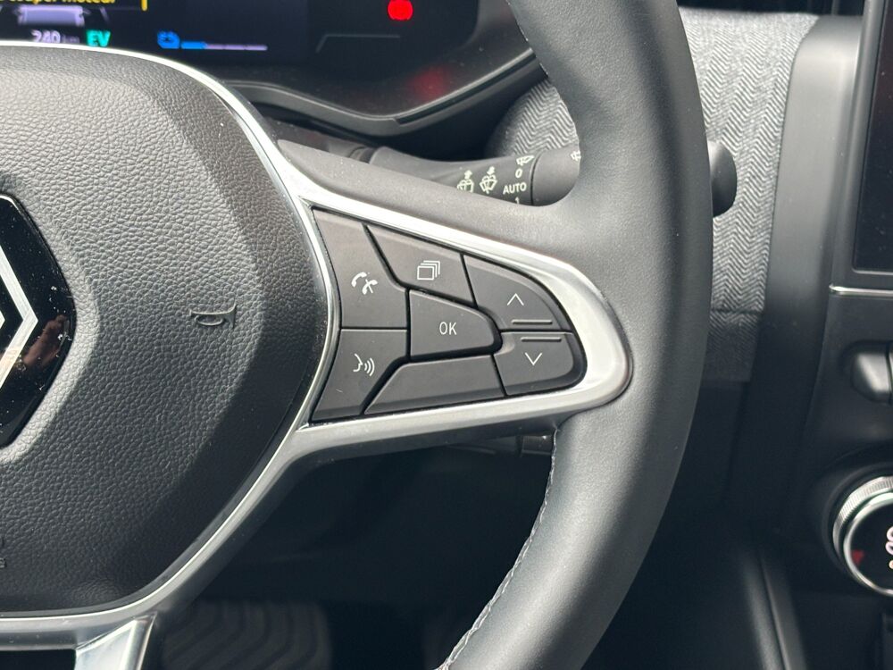Clio 1.6 E-TECH 145 ch FULL-HYBRID TECHNO BVA 2023 occasion 64320 Idron
