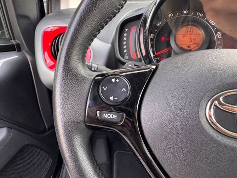 Aygo 1.0 VVTI 70 X-Play X-Shift / CAMERA DE RECUL / CARPLAY / CLI 2021 occasion 26000 Valence