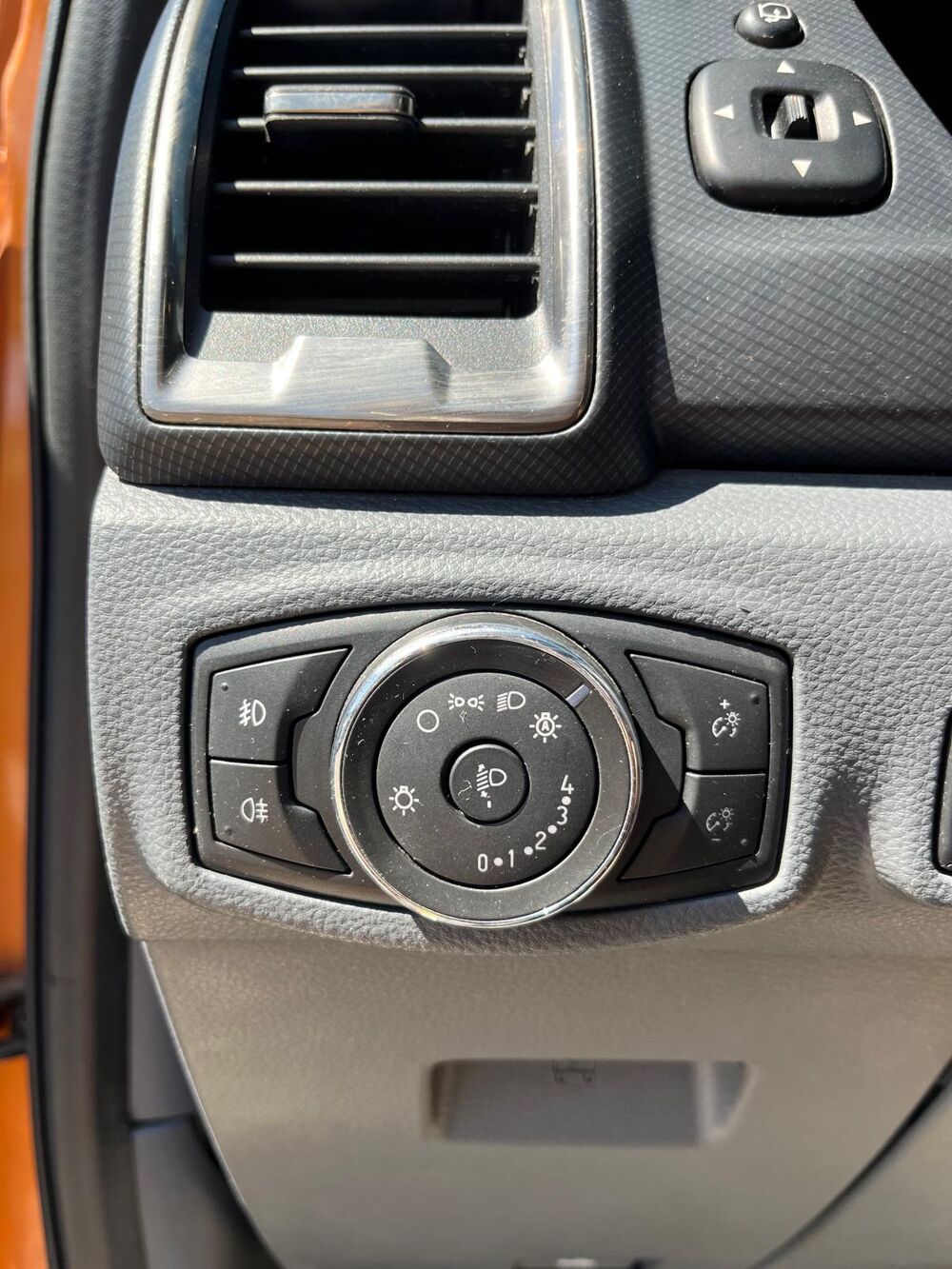 Ranger DOUBLE CABINE 3.2 TDCI 200 WILDTRAK 4X4 BVA / 1&Egrave;RE MAIN / R&Eacute; 2017 occasion 74600 Seynod