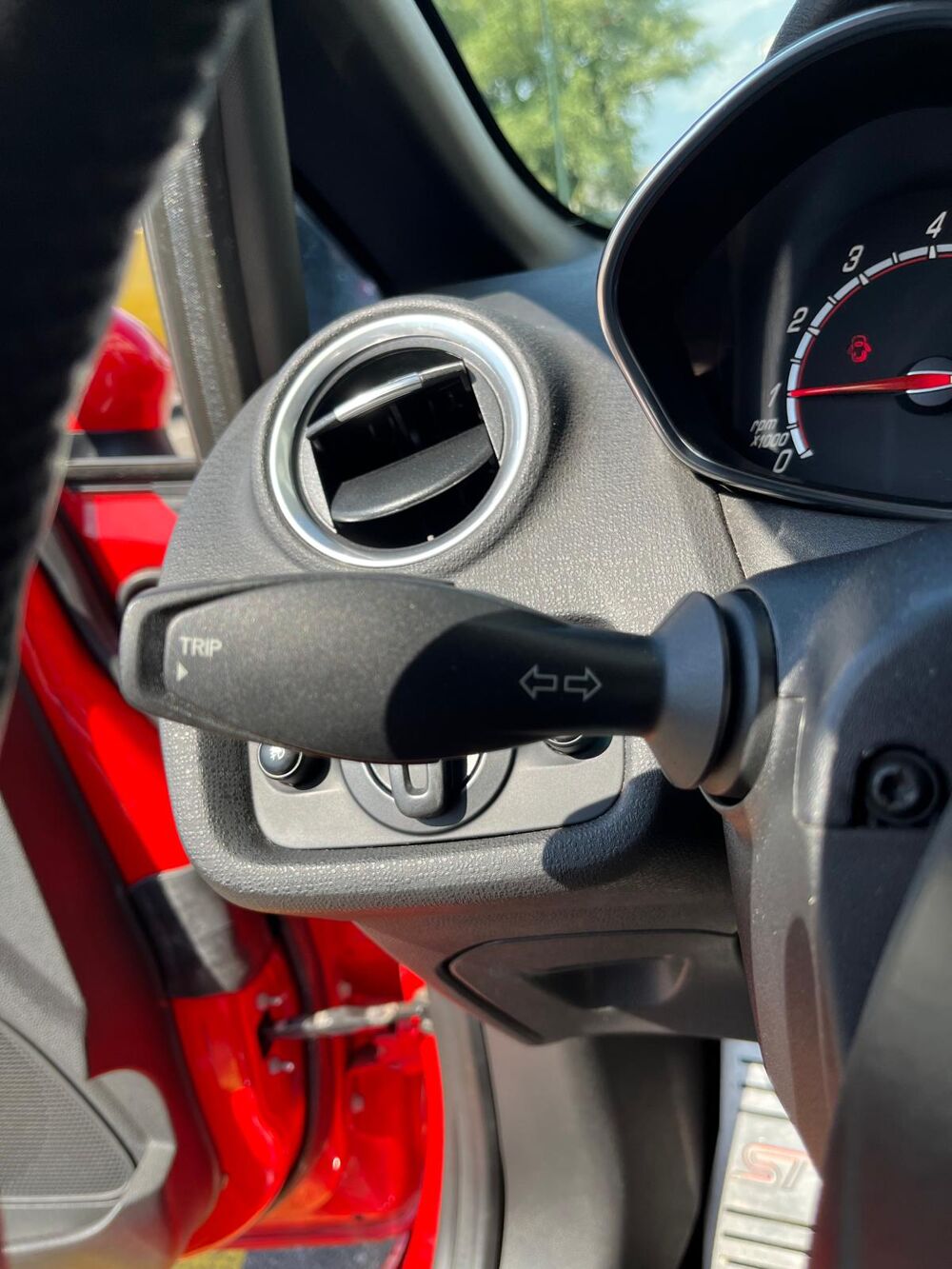 Fiesta 1.6 ECOBOOST 182Ch ST / KEYFREE / SONY / ROUGE RACING / SI&Egrave;G 2014 occasion 74600 Seynod
