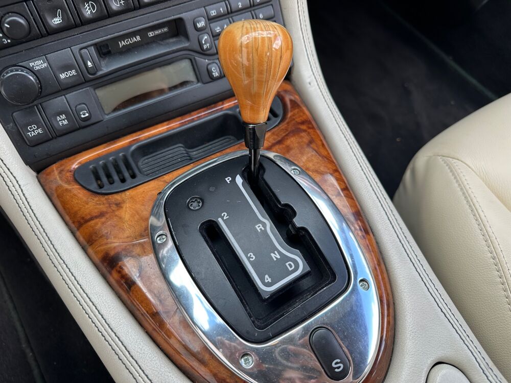 XK8 COUPE 4.0 BVA 285ch 1999 occasion 69420 Ampuis