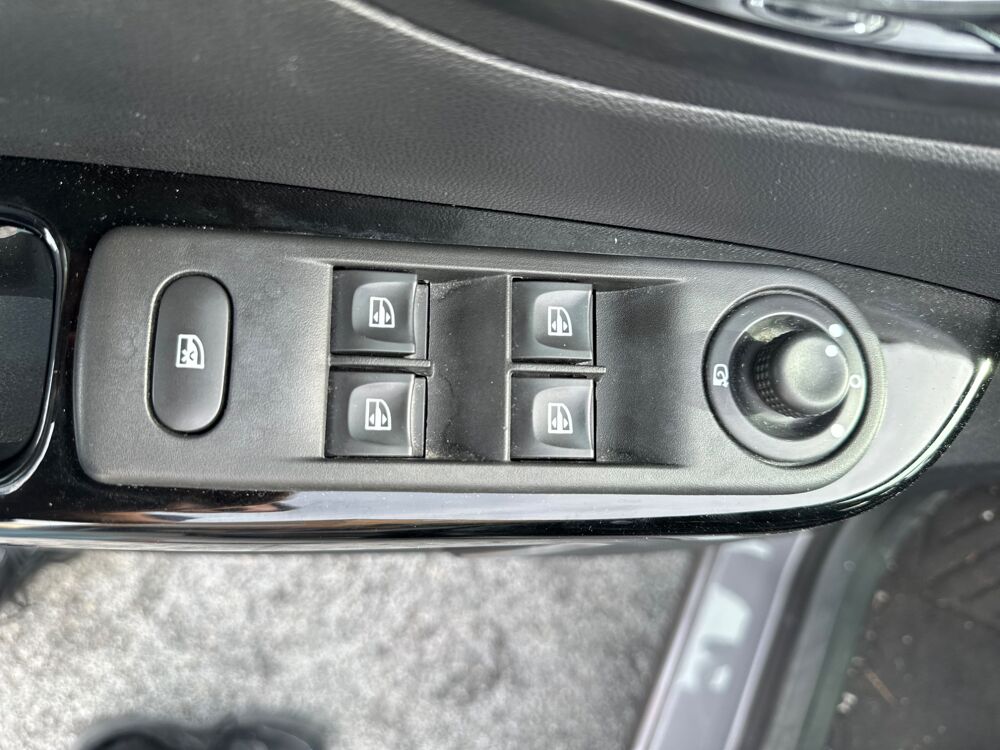 Captur 1.5 DCI 110 ENERGY INTENS START-STOP 2016 occasion 25000 Besan&ccedil;on