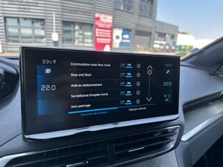 3008 1.5 BLUEHDI 130CH / GT / ATTELAGE - CAMERA - CARPLAY - GPS - 2021 occasion 44220 Cou&euml;ron