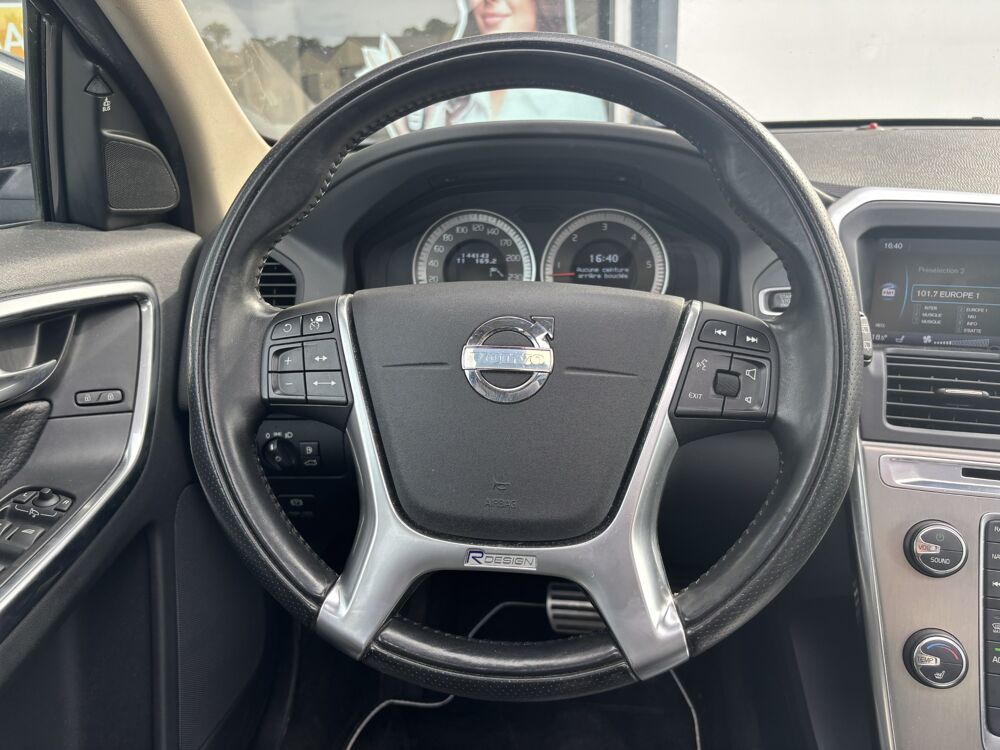 XC60 2.4 D5 215ch AWD XENIUM GEARTRONIC BVA / TOIT OUVRANT / DIST 2012 occasion 64122 Urrugne