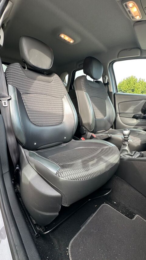 Captur 1.5 DCI 110 ENERGY INTENS START-STOP 2016 occasion 25000 Besan&ccedil;on