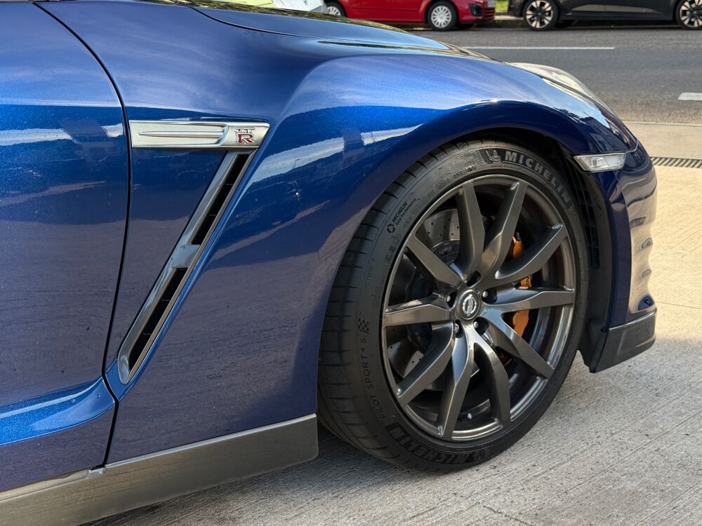 GT-R (2) 3.8 V6 530 BLACK EDITION + ORIGINE FR + SUIVI COMPLET + 2011 occasion 54000 Nancy