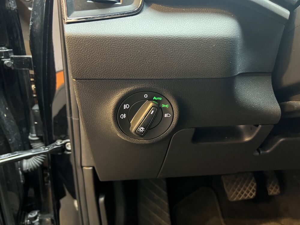 Karoq 1.5 TSI 150 ACT BUSINESS 4X2 DSG BVA // 1ER MAIN // CARPLAY 2021 occasion 33320 Eysines