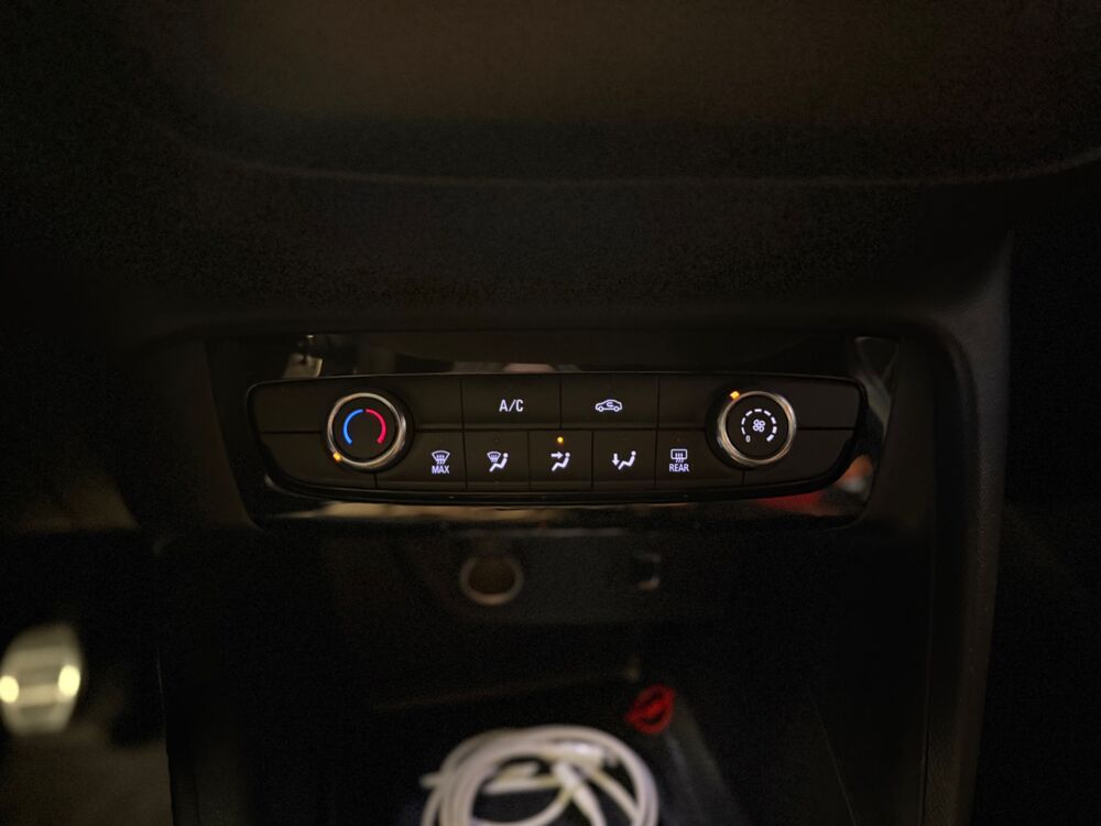 Corsa 1.2 T 100 GS //CAMERA 360//APPLE CARPLAY//CLIMATISATION//PHA 2023 occasion 44300 Nantes