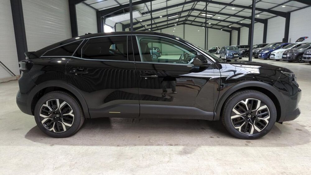 C4 HYBRIDE 145ch MAX APPLE CARPLAY + ADML + CAMERA DE RECUL + 2026 occasion 38420 Le Versoud