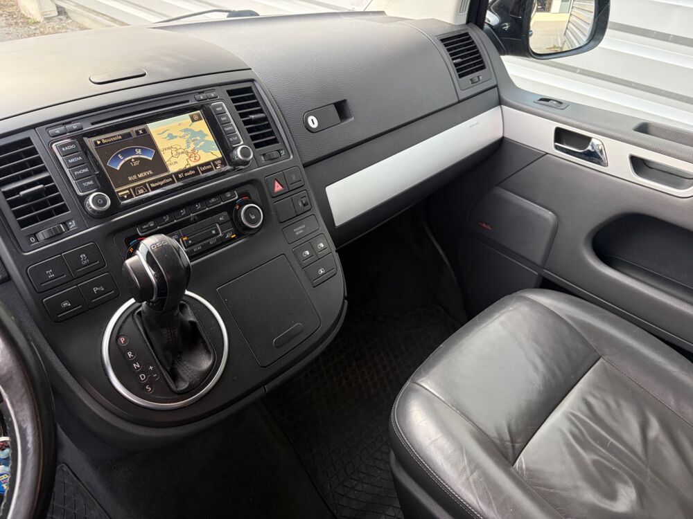MULTIVAN T5 2.0 TDI 180CH BLUEMOTION HIGH LINE 4MOTION DSG / MOTEUR N 2011 occasion 25300 Pontarlier