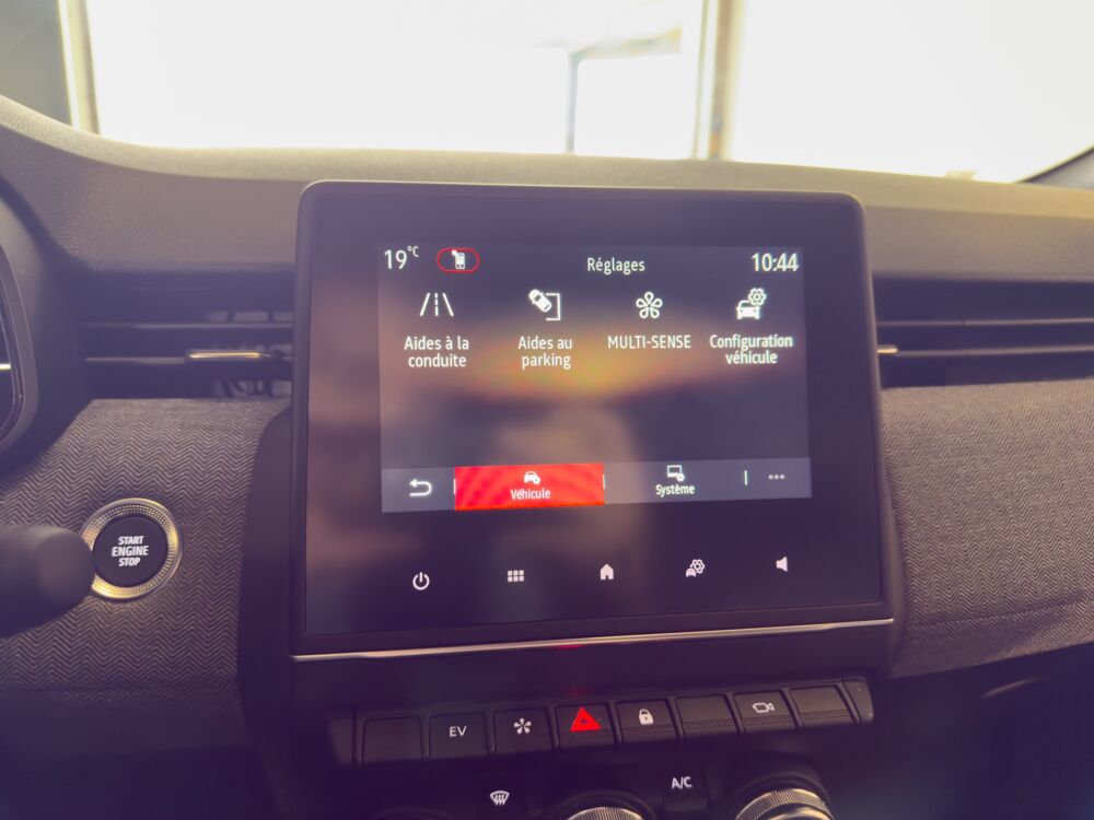 Clio V - 1.6 E-TECH 145H FULL-HYBRID 1.2KWH ENGINEERED BVA 2025 occasion 76190 &Eacute;calles-Alix